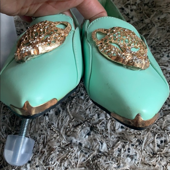 🎉HP🎉Shully’s sea green rhinestone tiger flats - Picture 7 of 8
